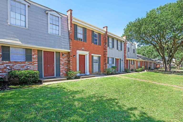 Lexington Apartments houses